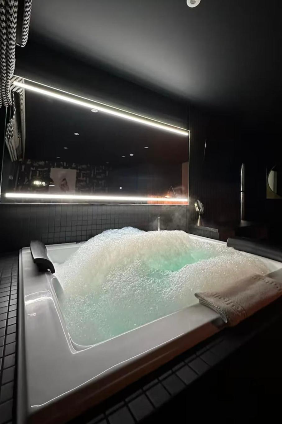 Secret Suites Lancaster Ngoại thất bức ảnh